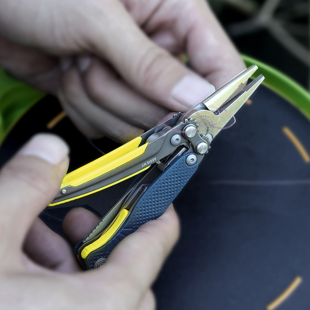 SOG 5 in 1 Aegis MT Mini Porta - огляд і ціна Edc Carry Pliers